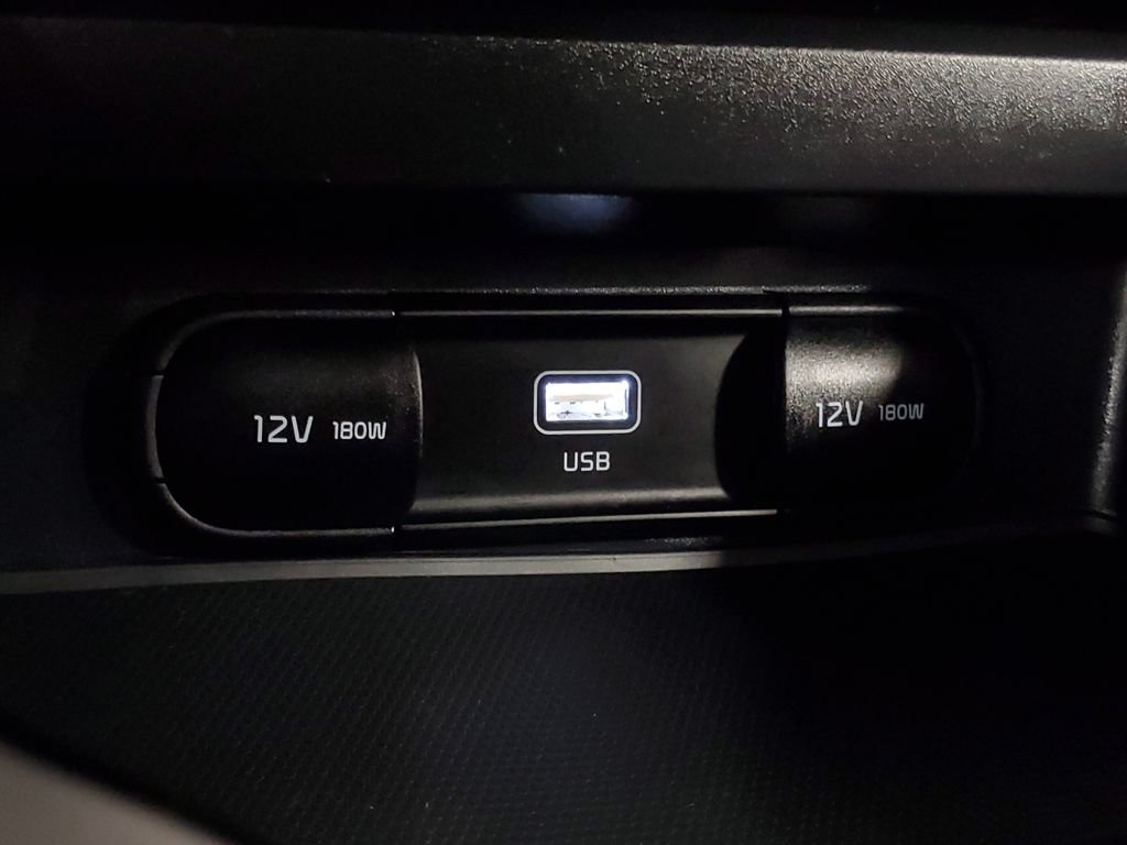 Certified 2025 Kia Soul LX w/ LX Technology Package FWD image 21