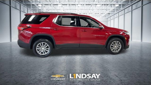 Used 2023 Chevrolet Traverse LT AWD/4WD image 2