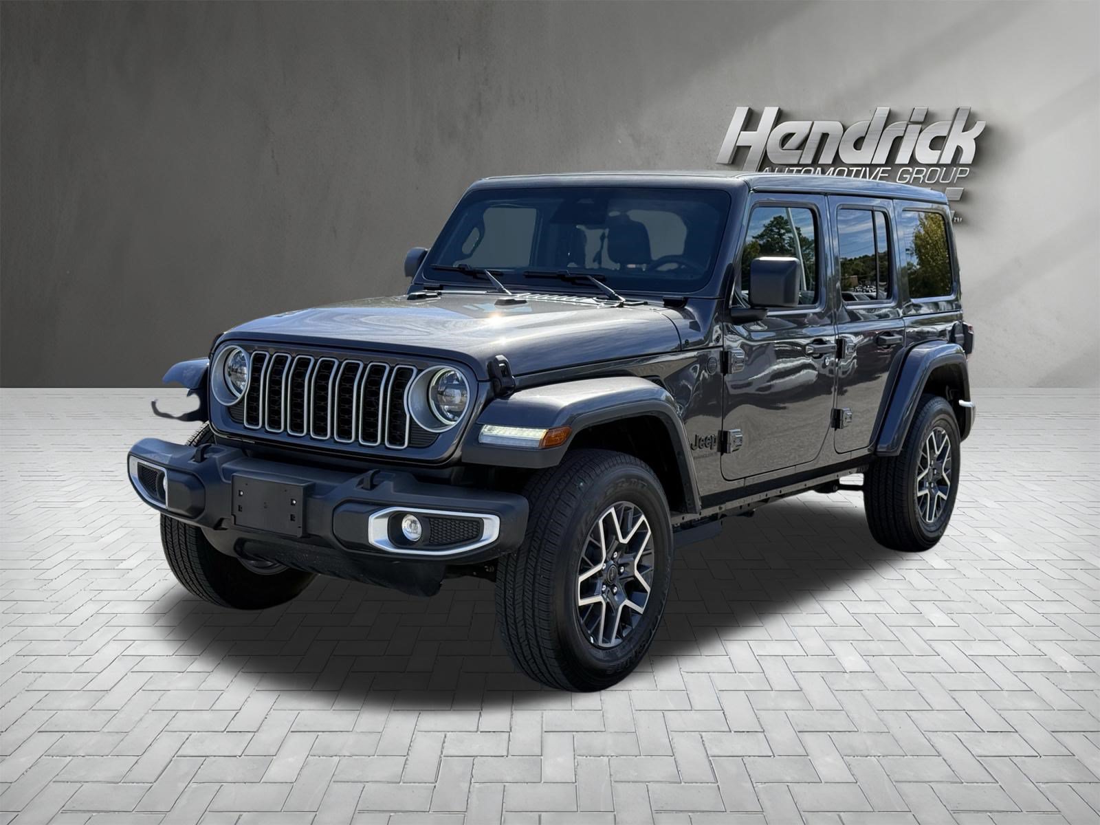 Used 2026 Jeep Wrangler Unlimited Sahara AWD/4WD image 5