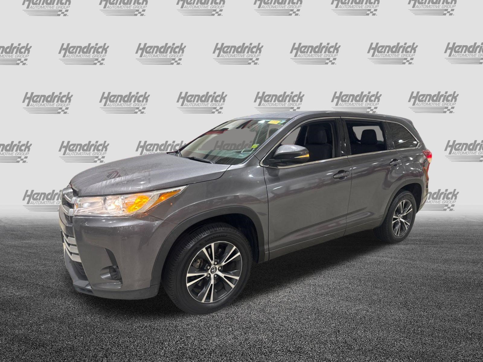 Used 2017 Toyota Highlander LE FWD image 40