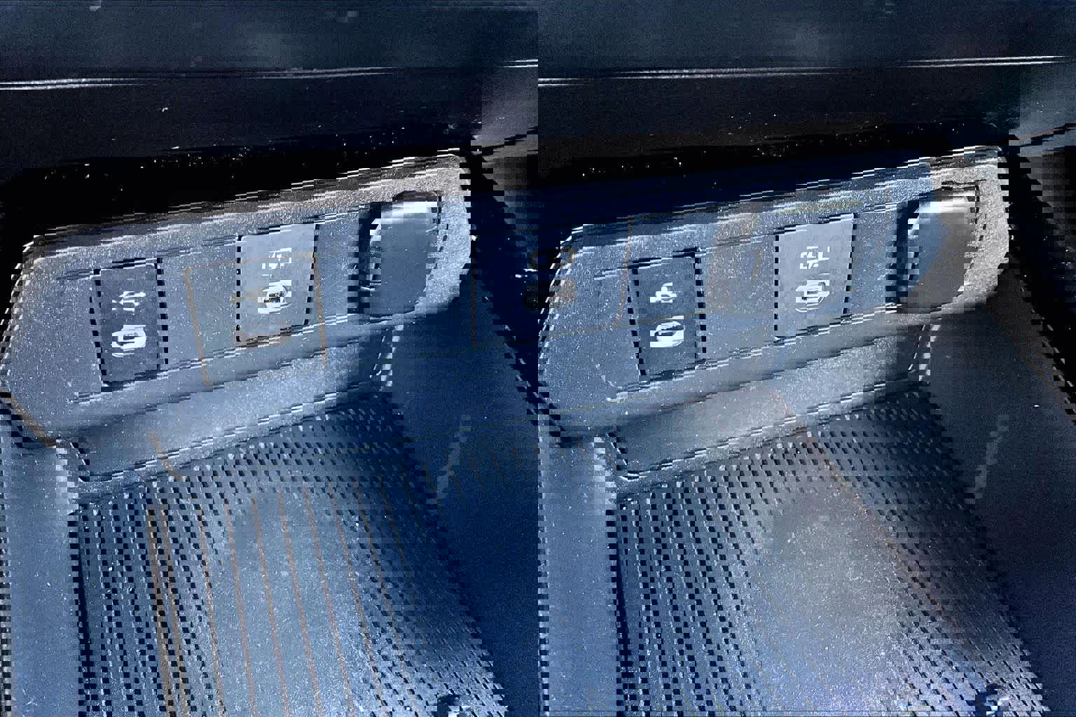 Used 2023 Toyota Prius XLE image 34