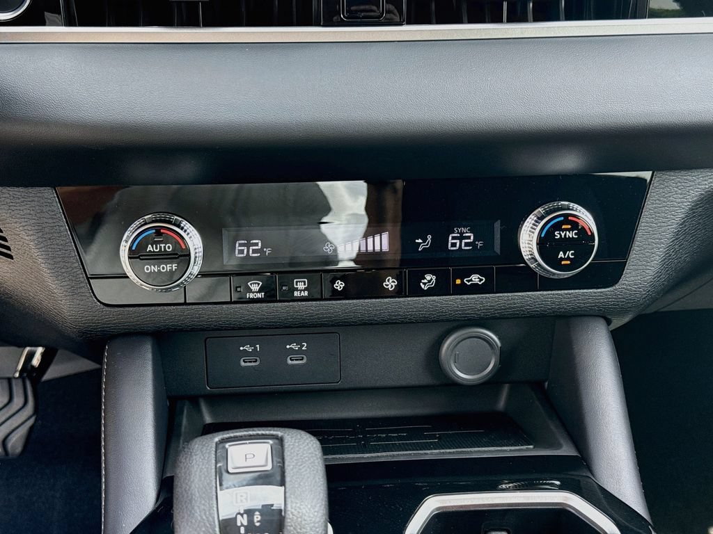 New 2026 Mitsubishi Outlander ES FWD image 16