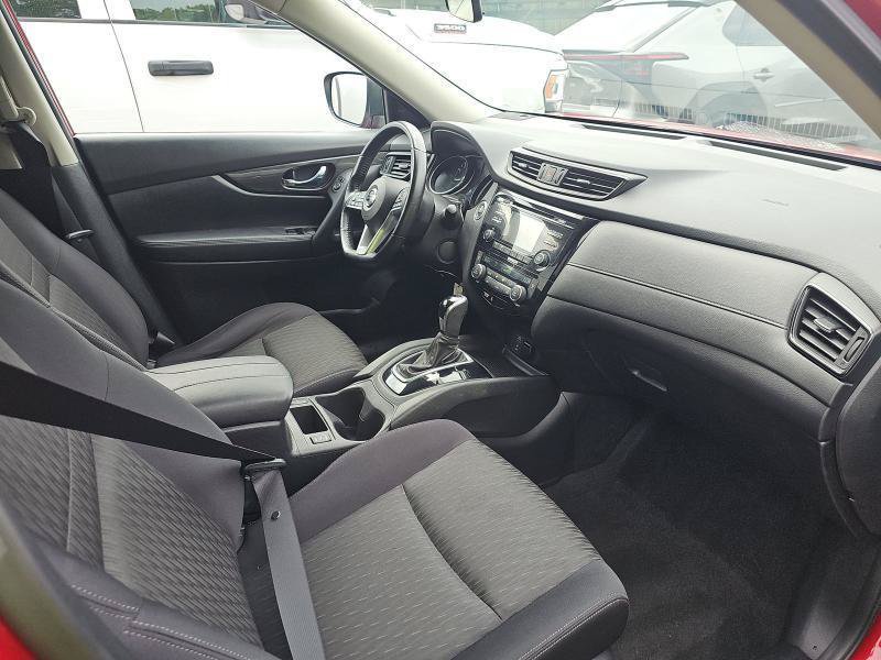 Used 2017 Nissan Rogue SV AWD/4WD image 10