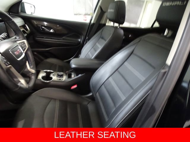 Used 2023 GMC Terrain Denali image 2