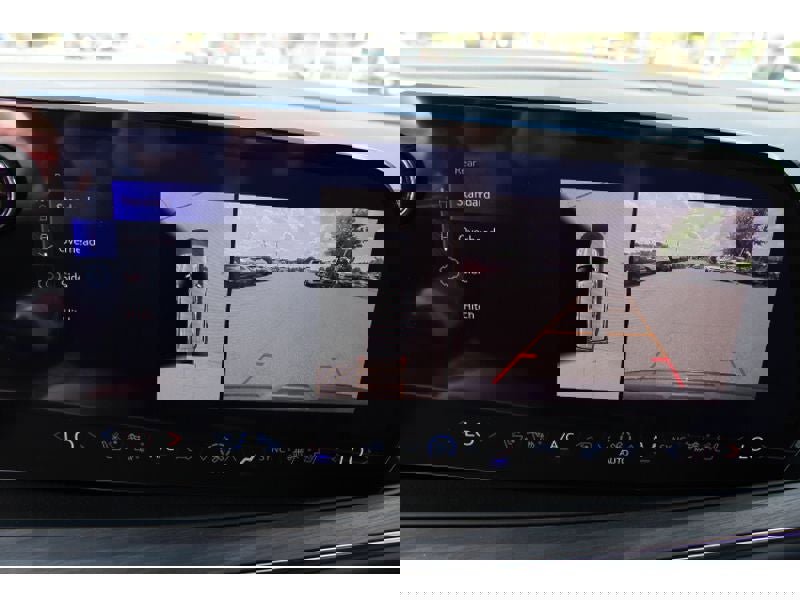 New 2025 Chevrolet Suburban Premier image 14