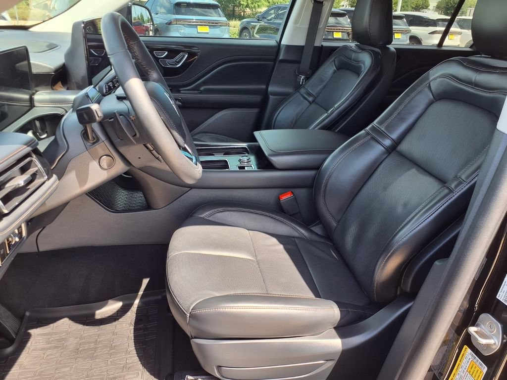 Used 2025 Lincoln Aviator Reserve w/ Jet Appearance Package RWD image 23