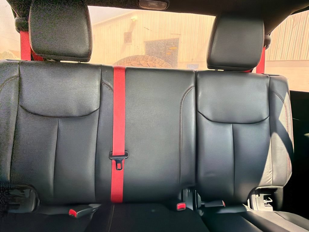 Used 2018 Jeep Wrangler Unlimited Rubicon AWD/4WD image 43