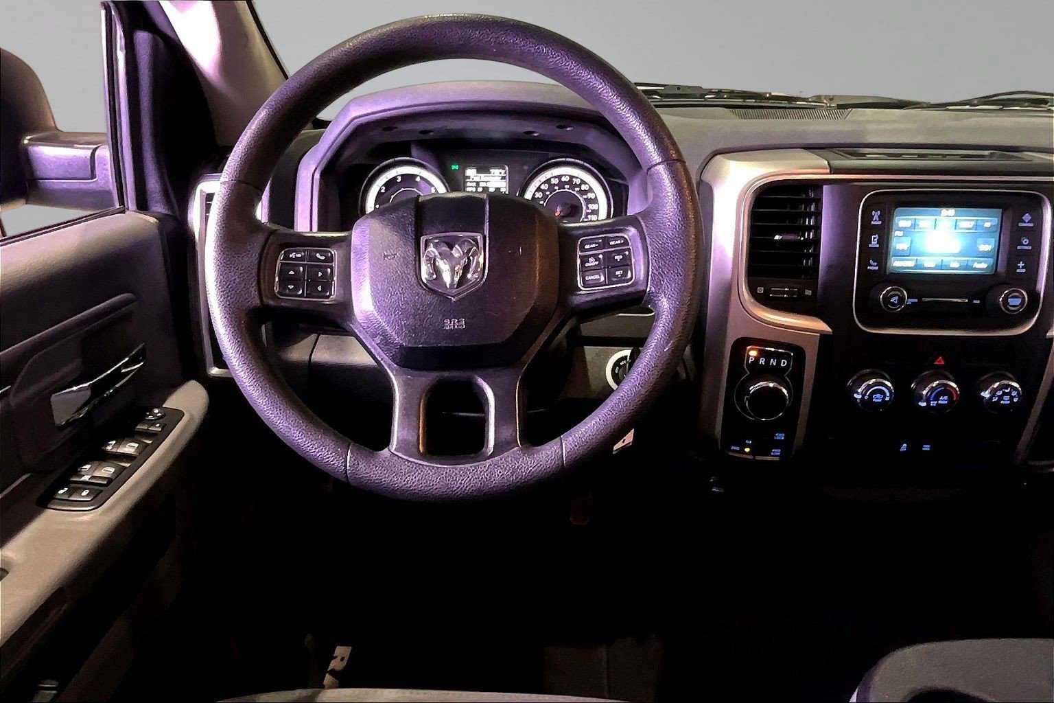 Used 2017 RAM 1500 Classic SLT image 9