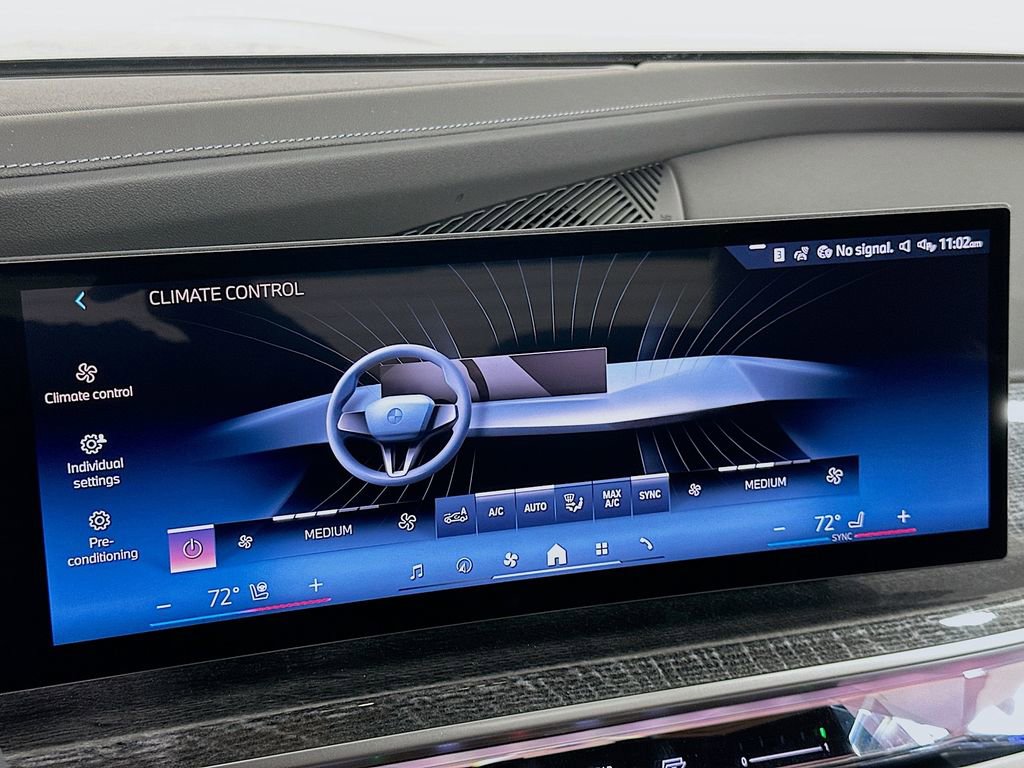 Used 2025 BMW 740i w/ Premium Package RWD image 14