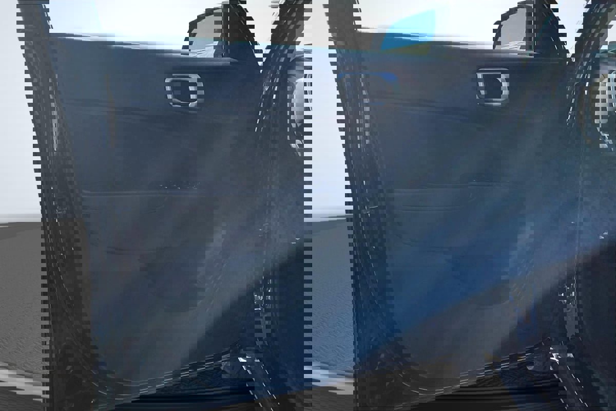 Used 2024 Hyundai Venue SE image 23