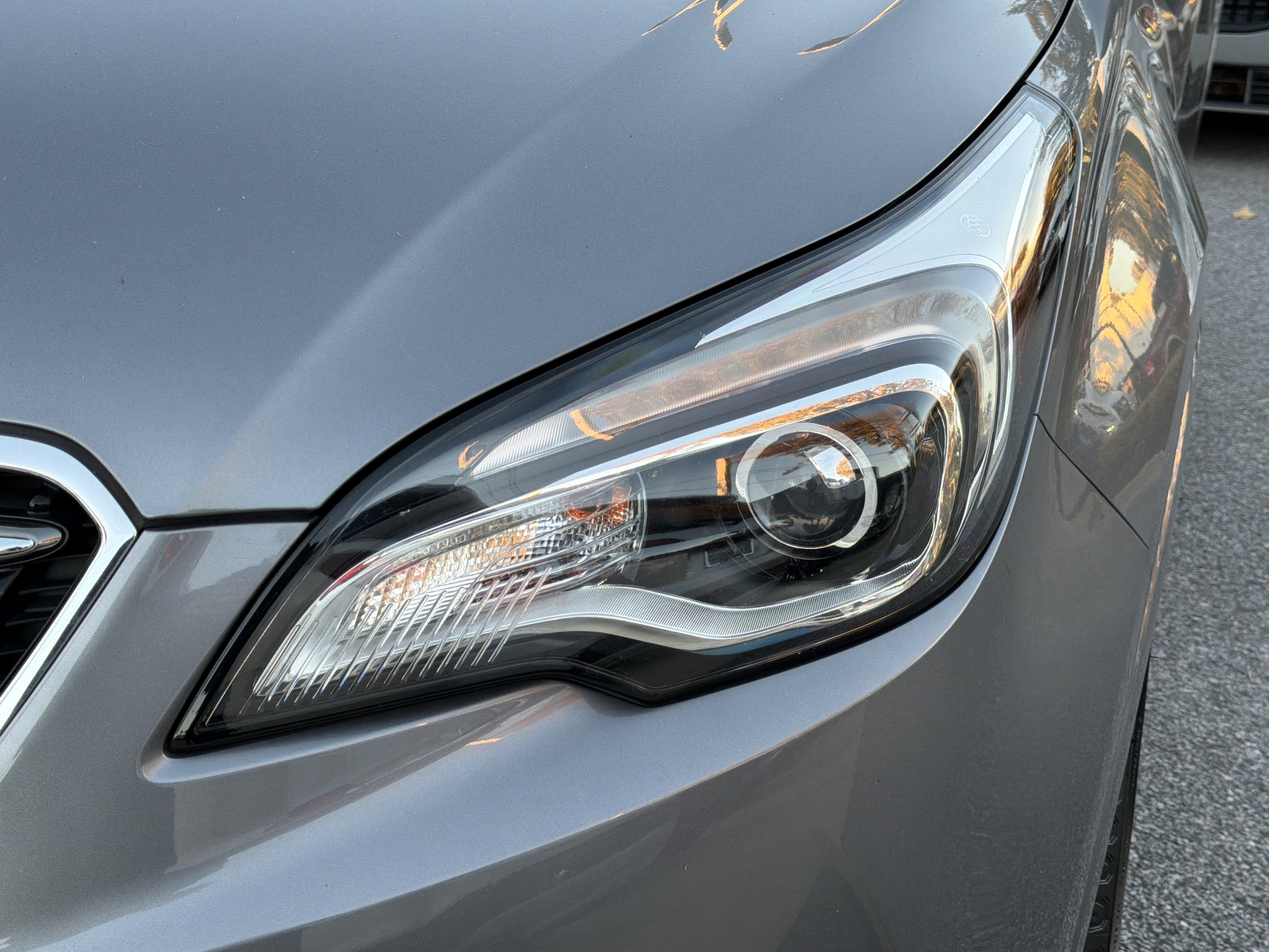 Used 2019 Buick Envision Essence image 6