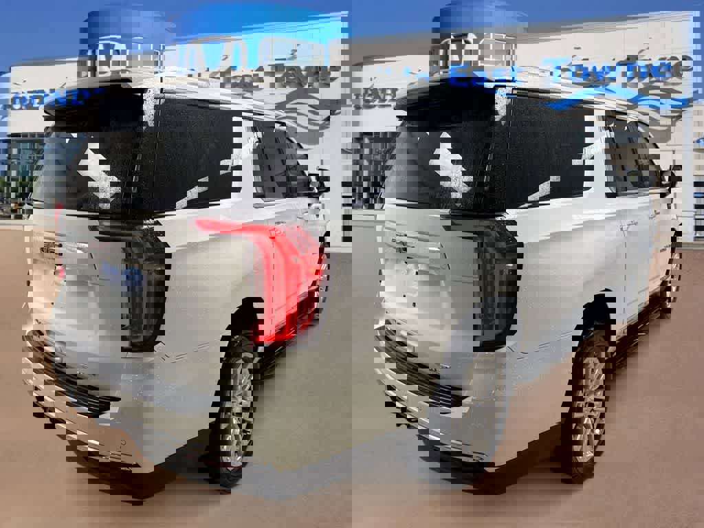 Used 2021 GMC Yukon XL SLT image 8