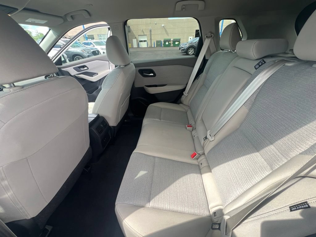 Used 2023 Nissan Rogue SV AWD/4WD image 13