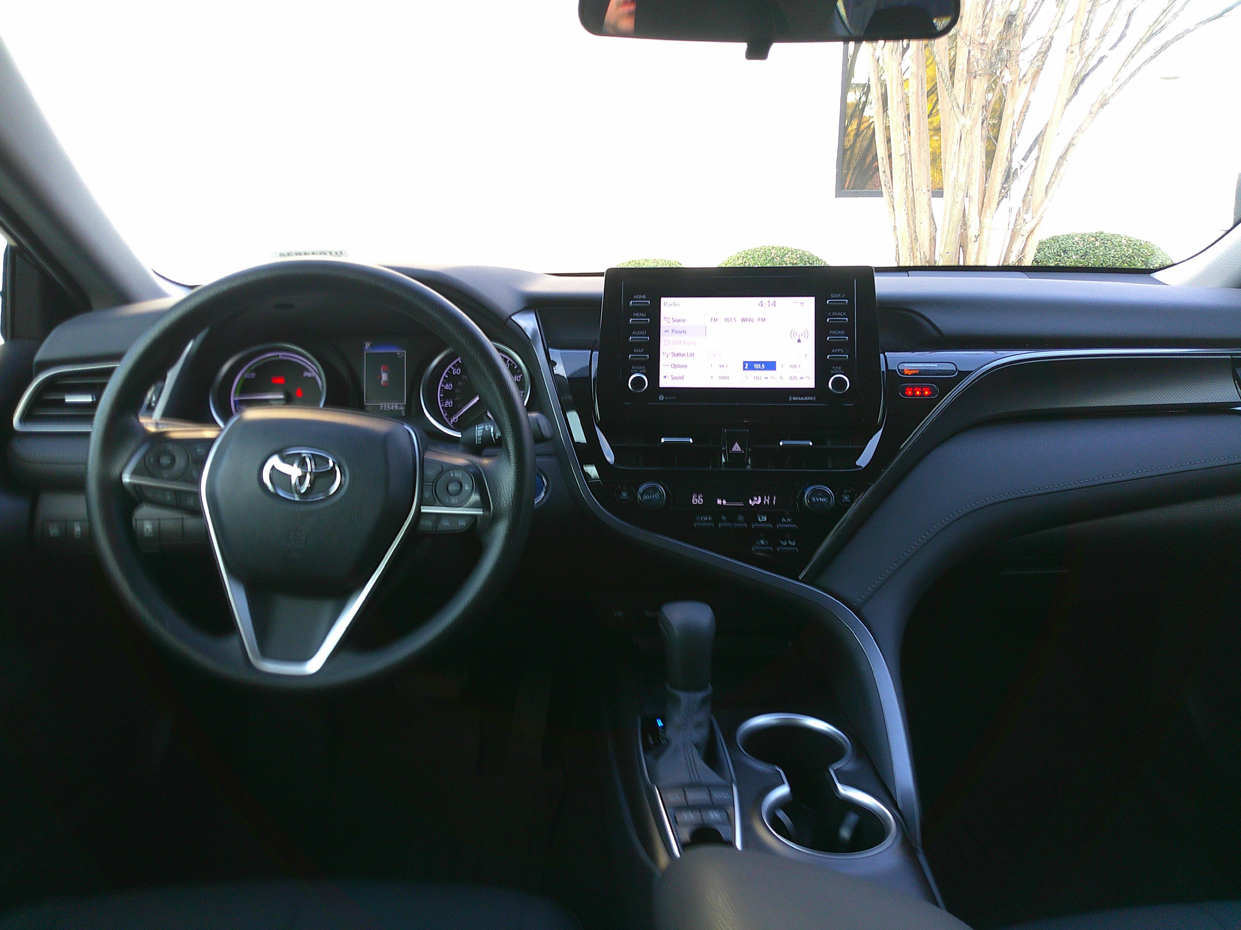 Used 2022 Toyota Camry LE image 30