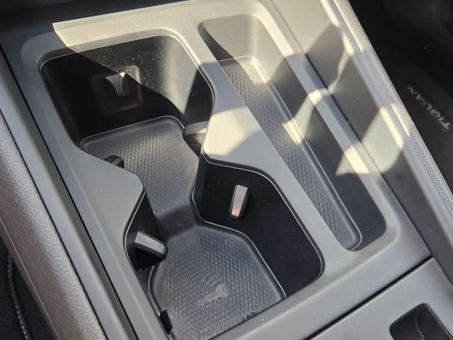 Used 2025 Volkswagen Tiguan S image 21
