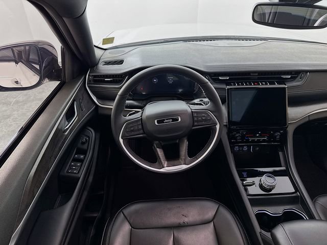 Used 2024 Jeep Grand Cherokee Limited w/ Black Appearance Package image 28