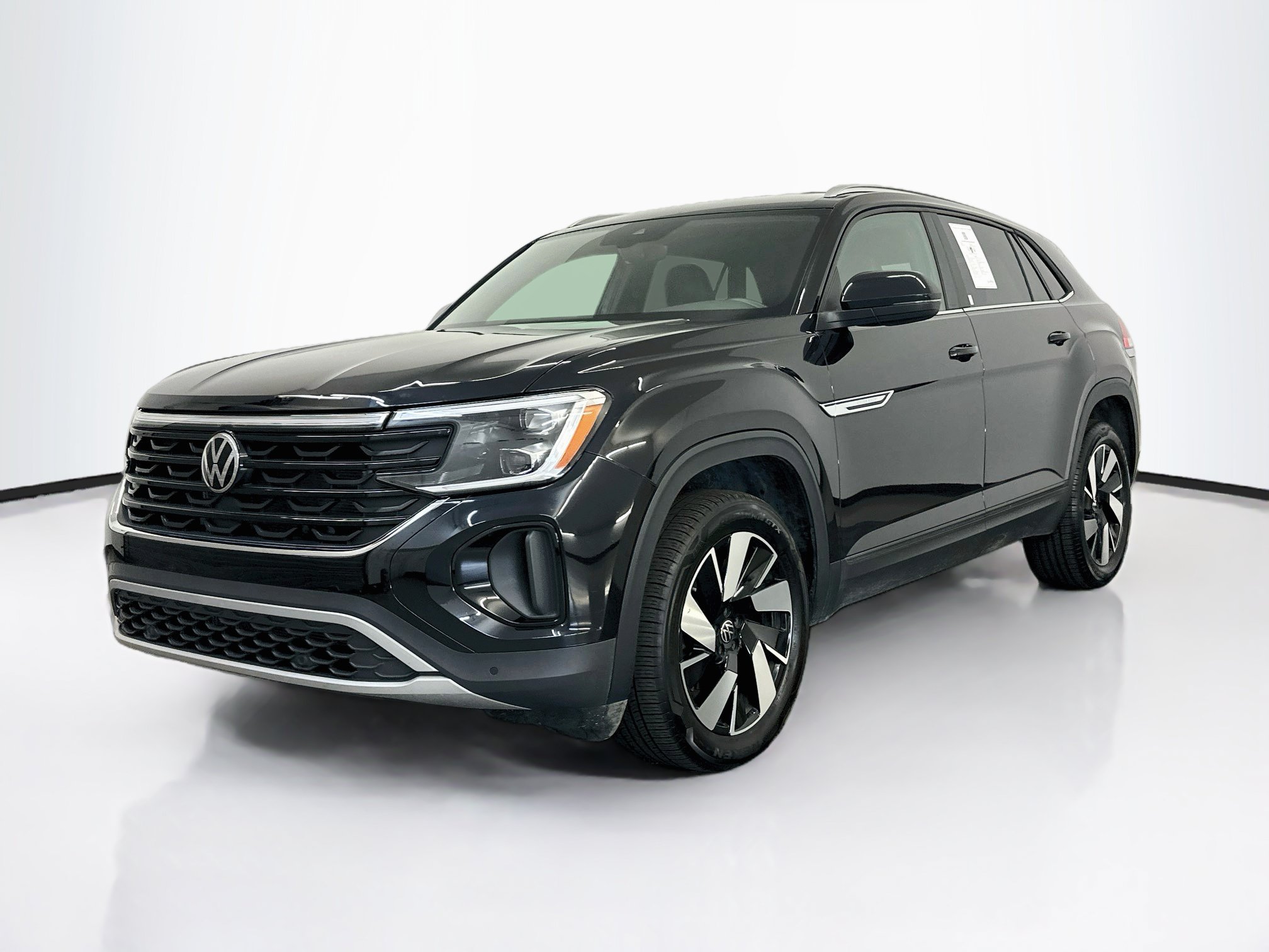 Used 2025 Volkswagen Atlas Cross Sport SE AWD/4WD image 3