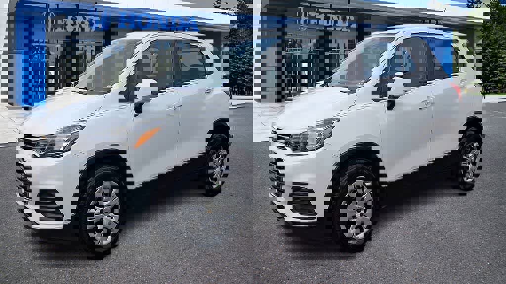 Used 2017 Chevrolet Trax LS FWD image 4