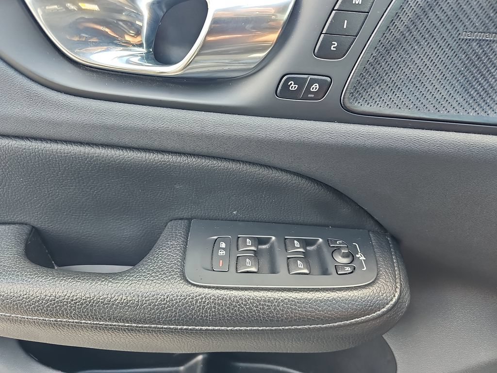 Used 2022 Volvo S60 B5 Inscription AWD/4WD image 27