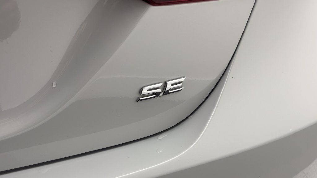 Certified 2024 Toyota Camry SE FWD image 9