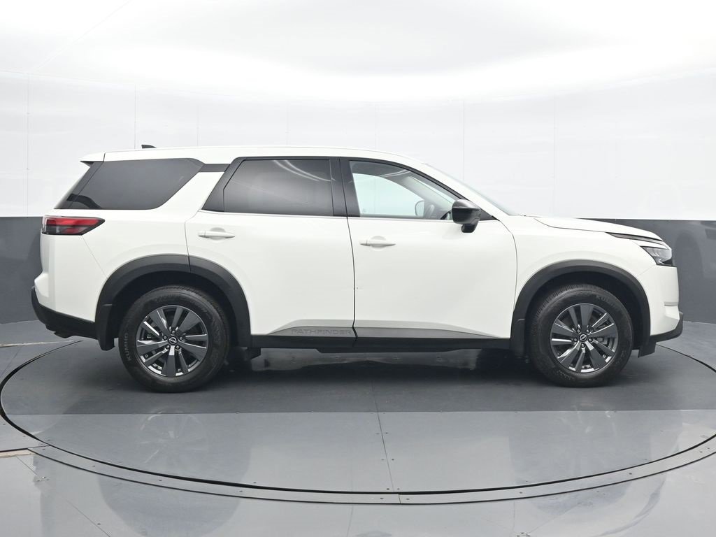 Used 2024 Nissan Pathfinder S image 7