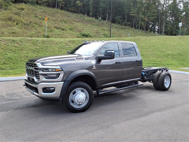 New 2026 RAM 4500 Tradesman w/ Chrome Appearance Group image 2