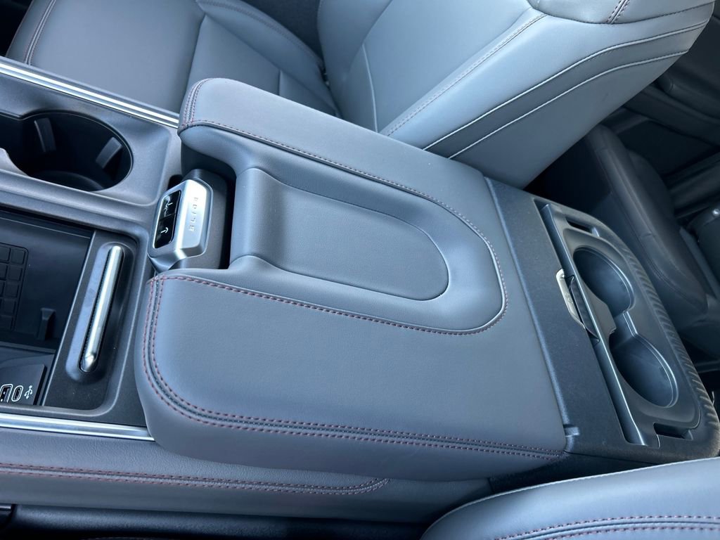 New 2025 Ford Expedition Active image 18