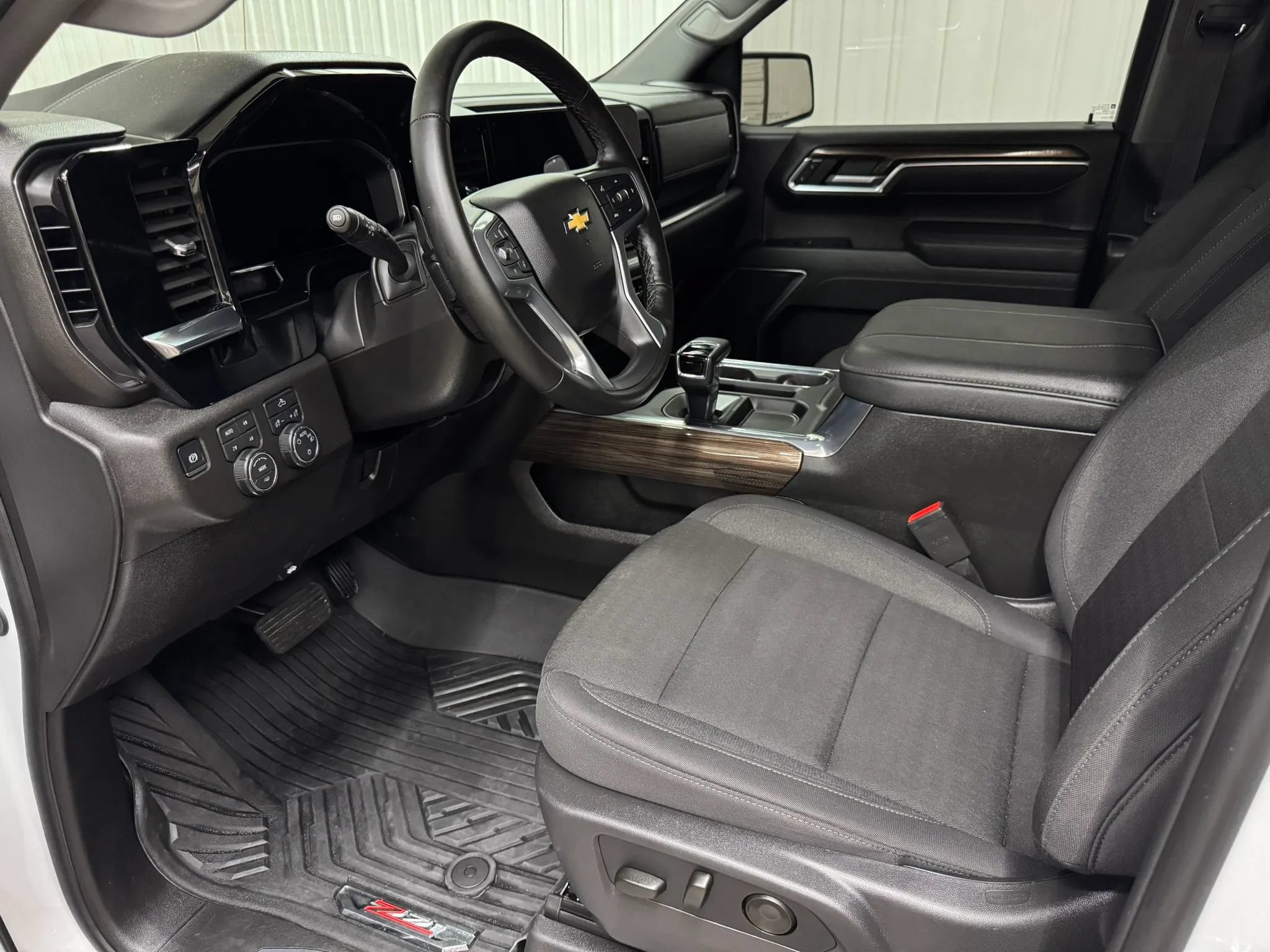 Used 2026 Chevrolet Silverado 1500 LT AWD/4WD image 10