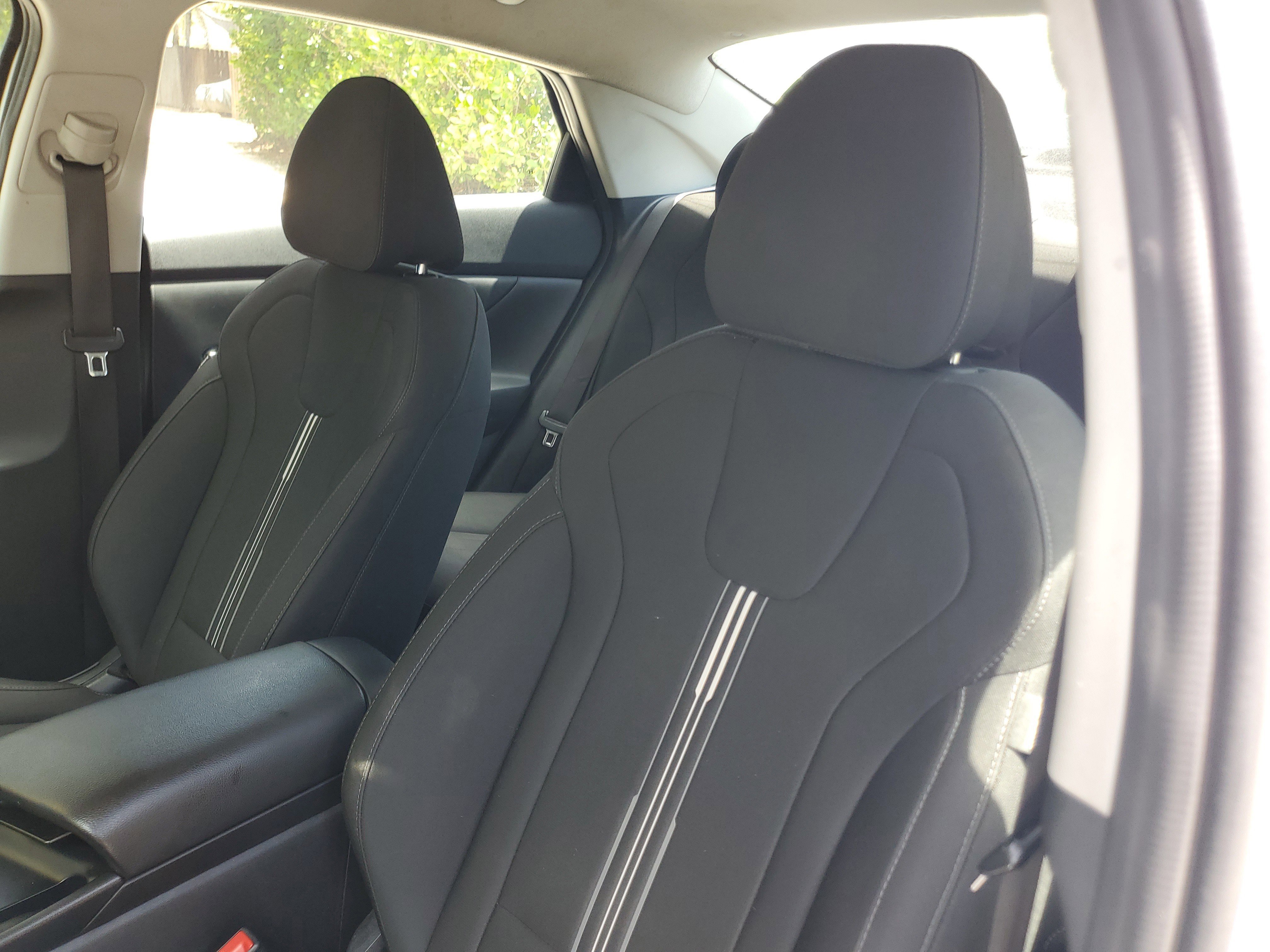 Used 2021 Hyundai Elantra SEL image 16