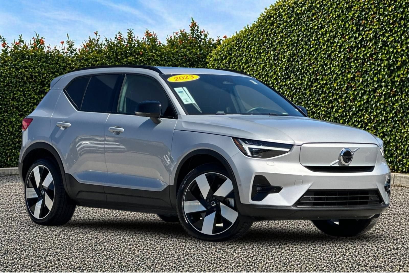 Used 2023 Volvo XC40 Recharge Ultimate w/ Protection Package Premier