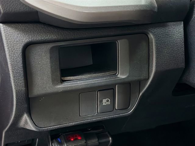 Used 2018 Toyota Tacoma SR5 image 10