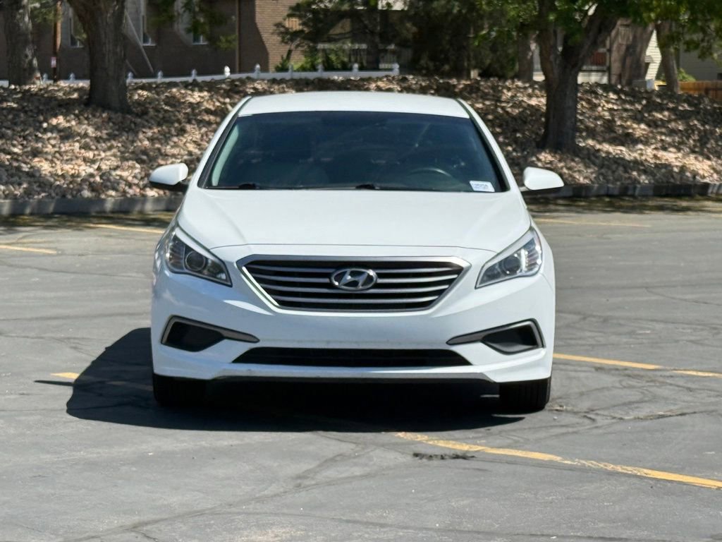 Used 2017 Hyundai Sonata SE FWD image 2