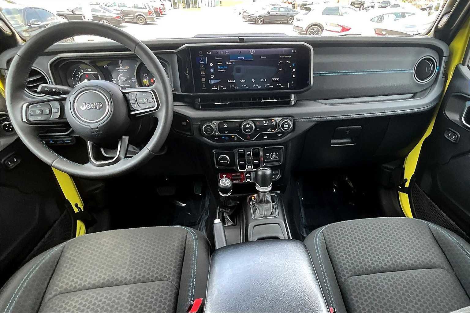 Used 2024 Jeep Wrangler Unlimited Rubicon 4xe image 15