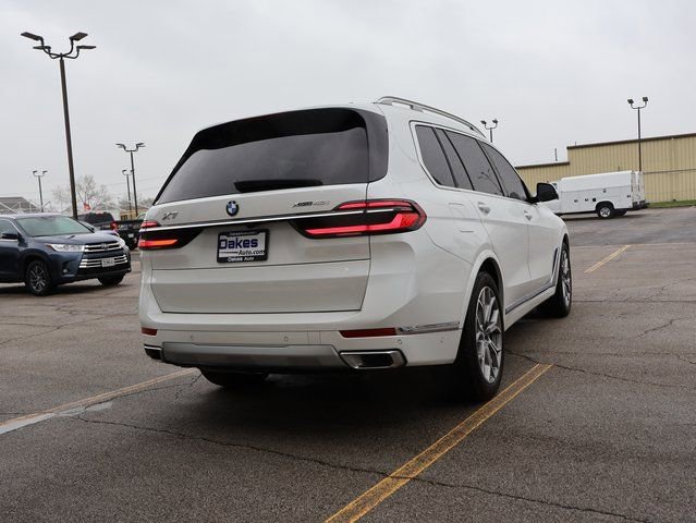 Used 2024 BMW X7 xDrive40i w/ Climate Comfort Package image 7