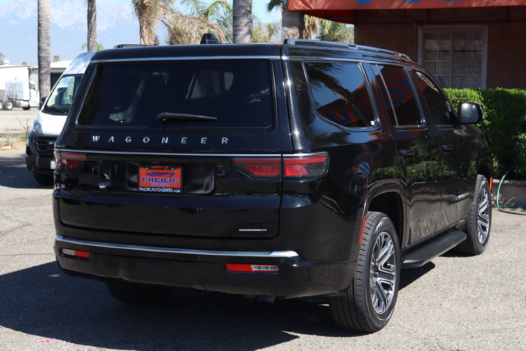 Used 2024 Jeep Wagoneer Series II RWD image 9