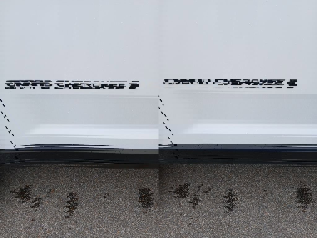 New 2026 Jeep Grand Cherokee L Laredo image 10