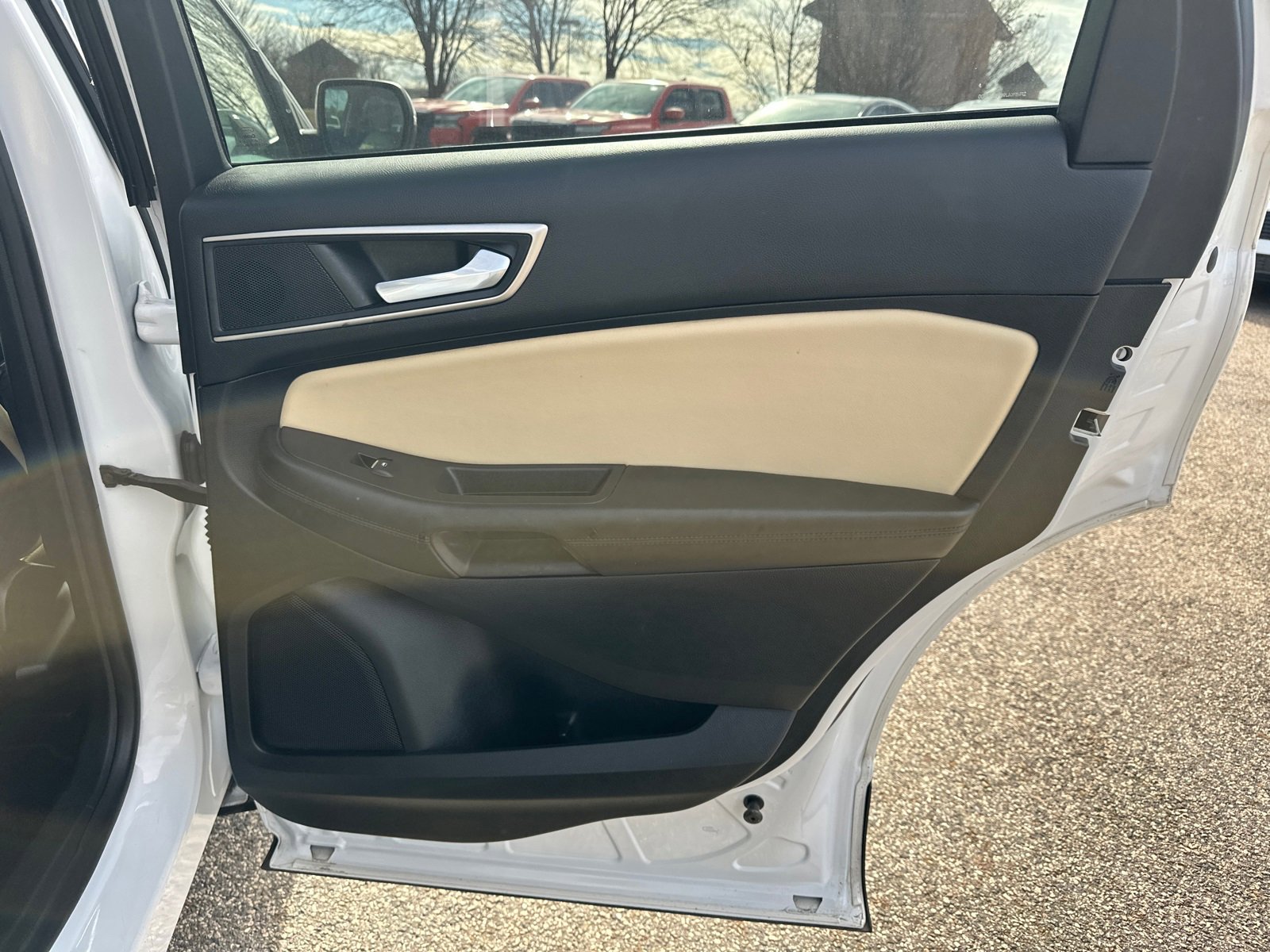 Used 2022 Ford Edge SEL image 16