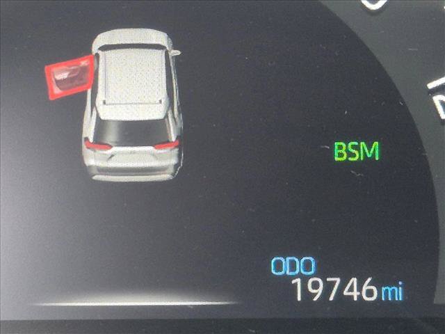 Used 2024 Toyota RAV4 XLE FWD image 5