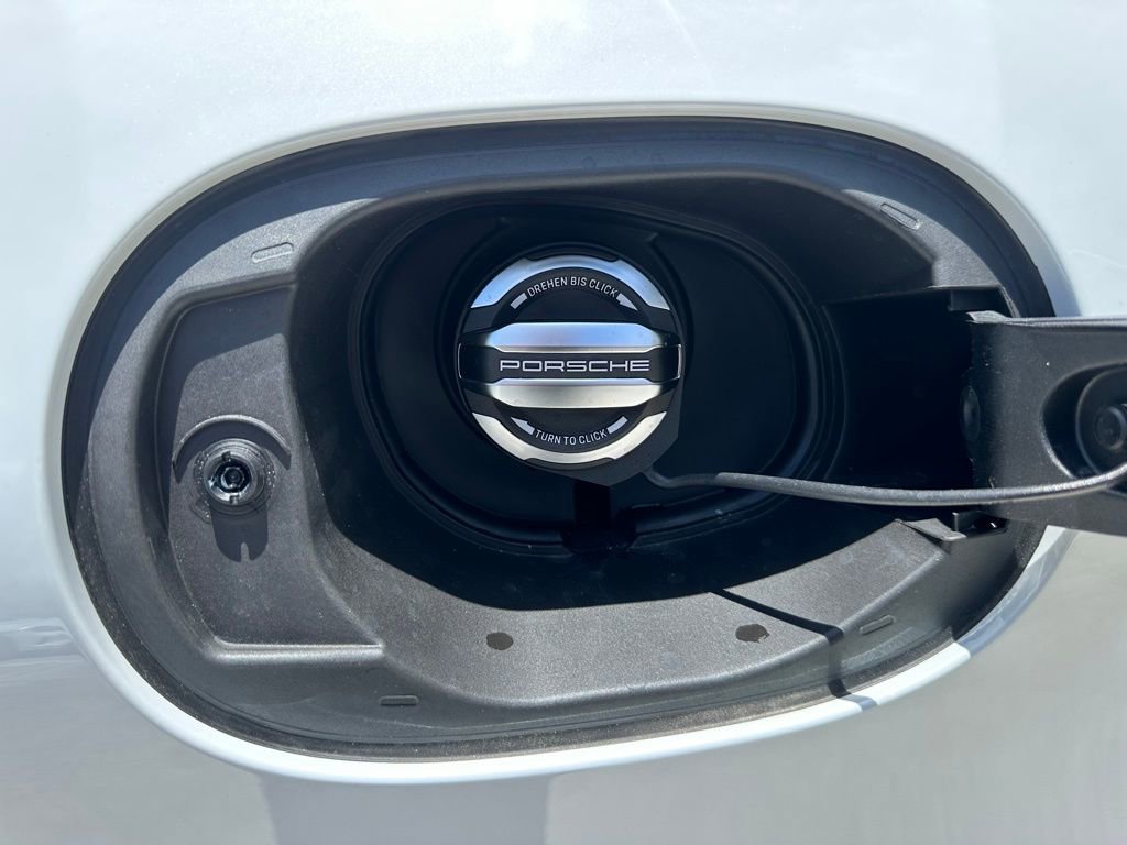 Certified 2025 Porsche Macan S image 36