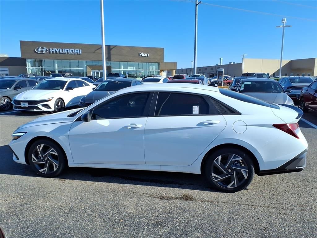 New 2025 Hyundai Elantra Sport image 2