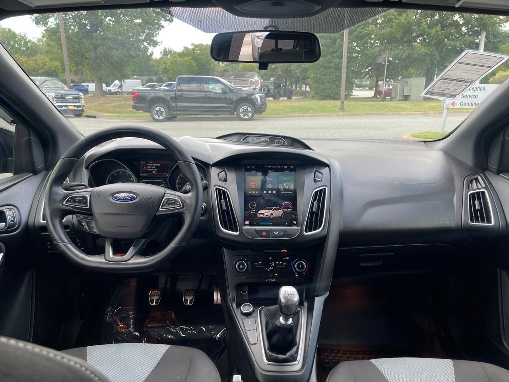 Used 2015 Ford Focus ST FWD image 9