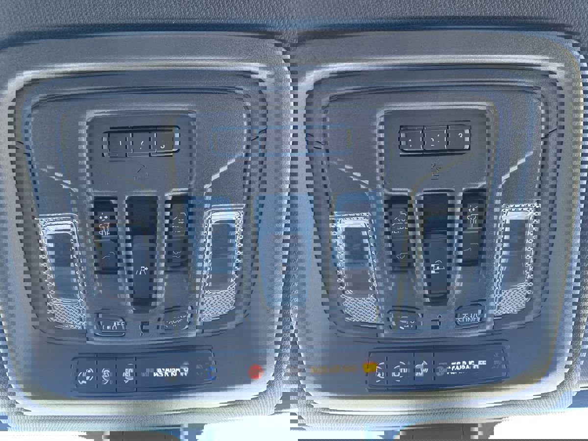 Used 2020 GMC Sierra 2500 AT4 w/ AT4 Premium Package image 31