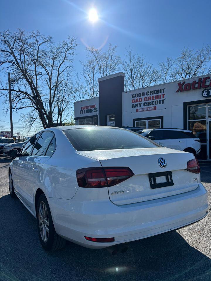 Used 2017 Volkswagen Jetta S image 4