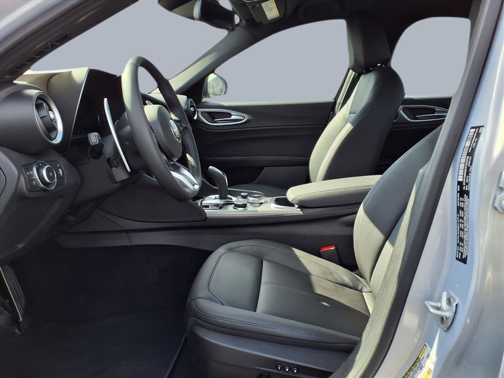 New 2025 Alfa Romeo Giulia image 8