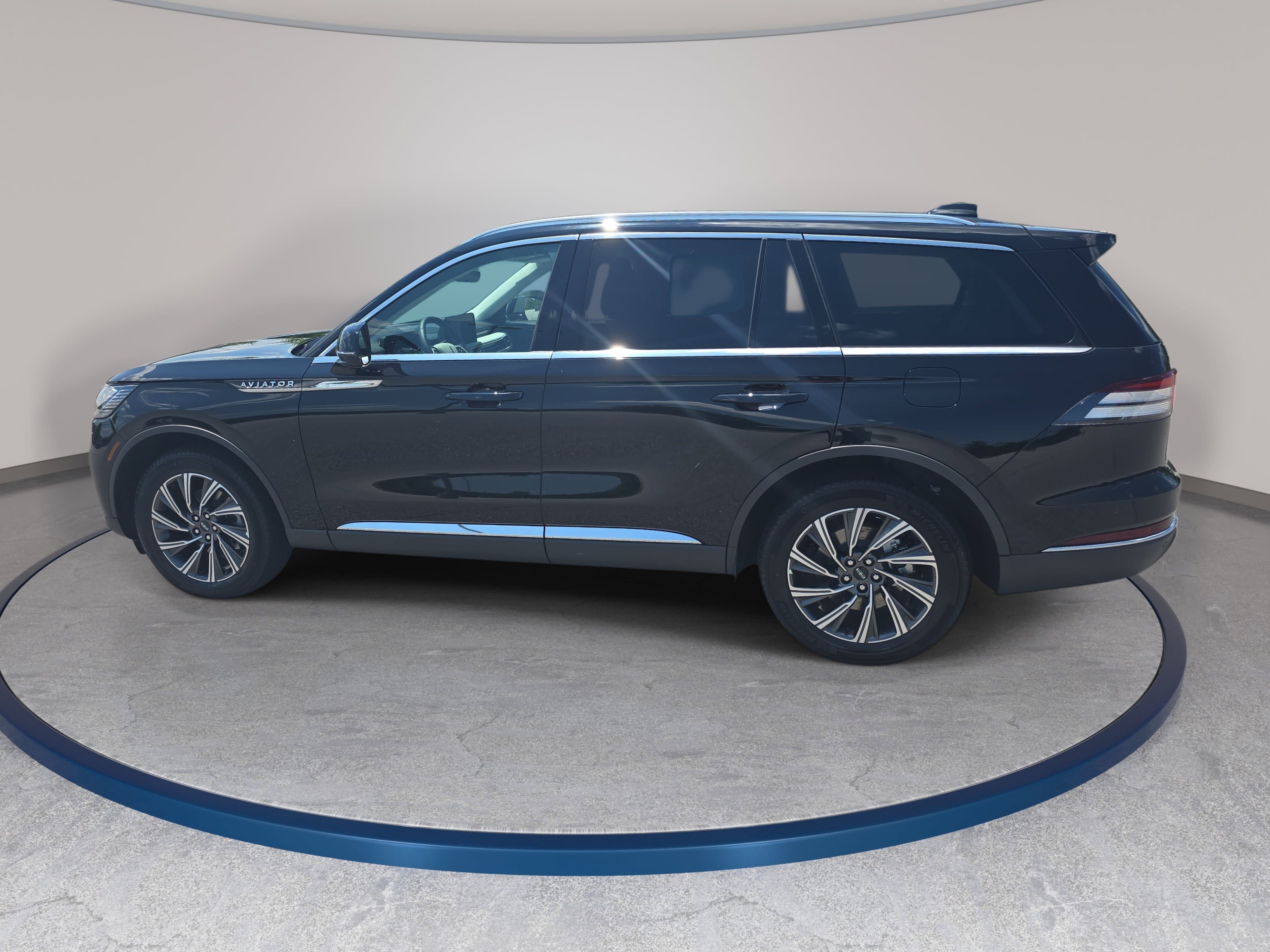 New 2026 Lincoln Aviator AWD image 8