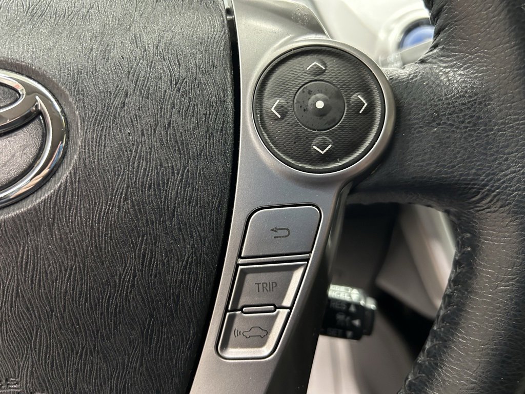 Used 2016 Toyota Prius V Five image 11