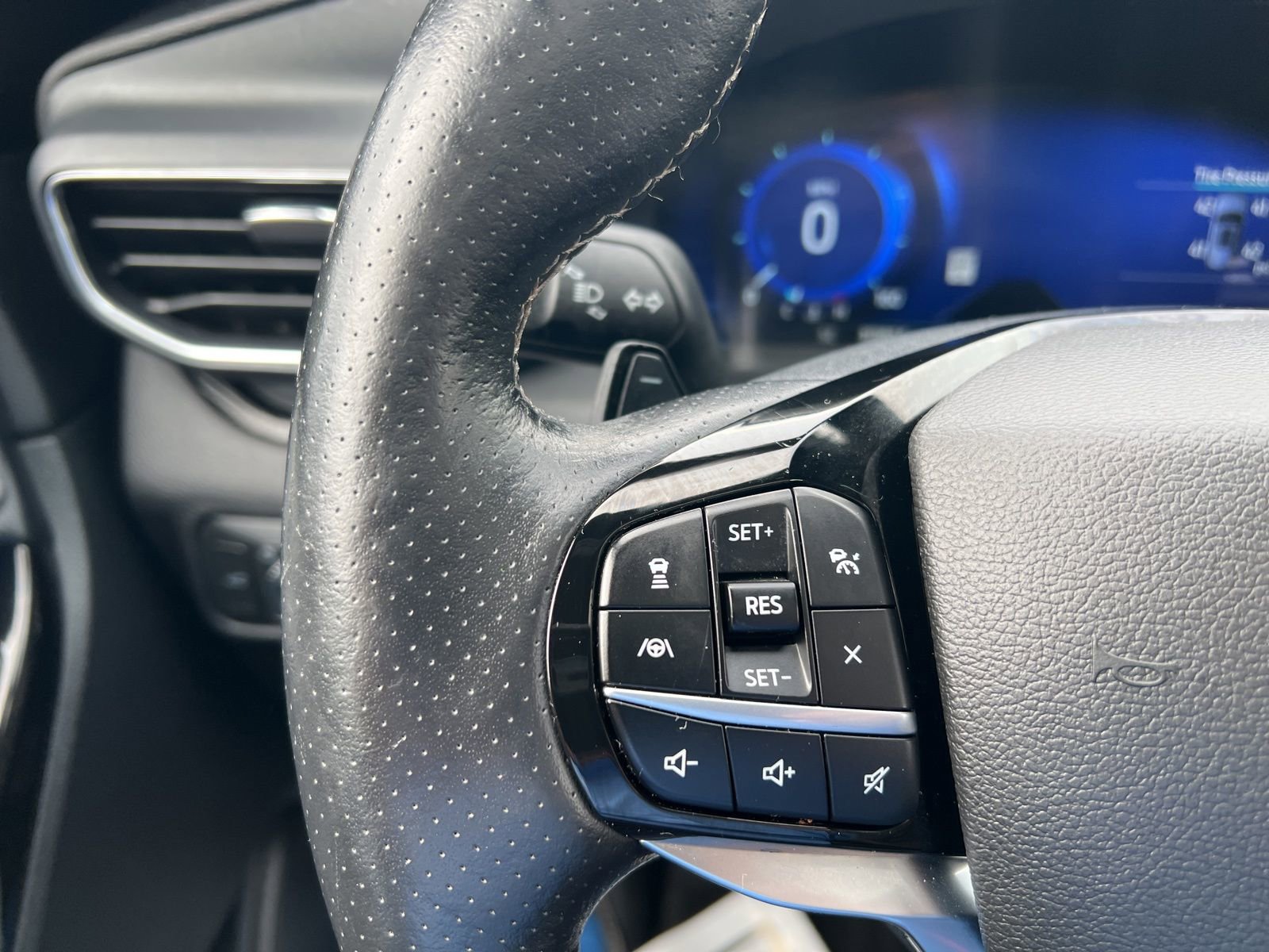 Used 2022 Ford Explorer ST w/ Equipment Group 401A image 24