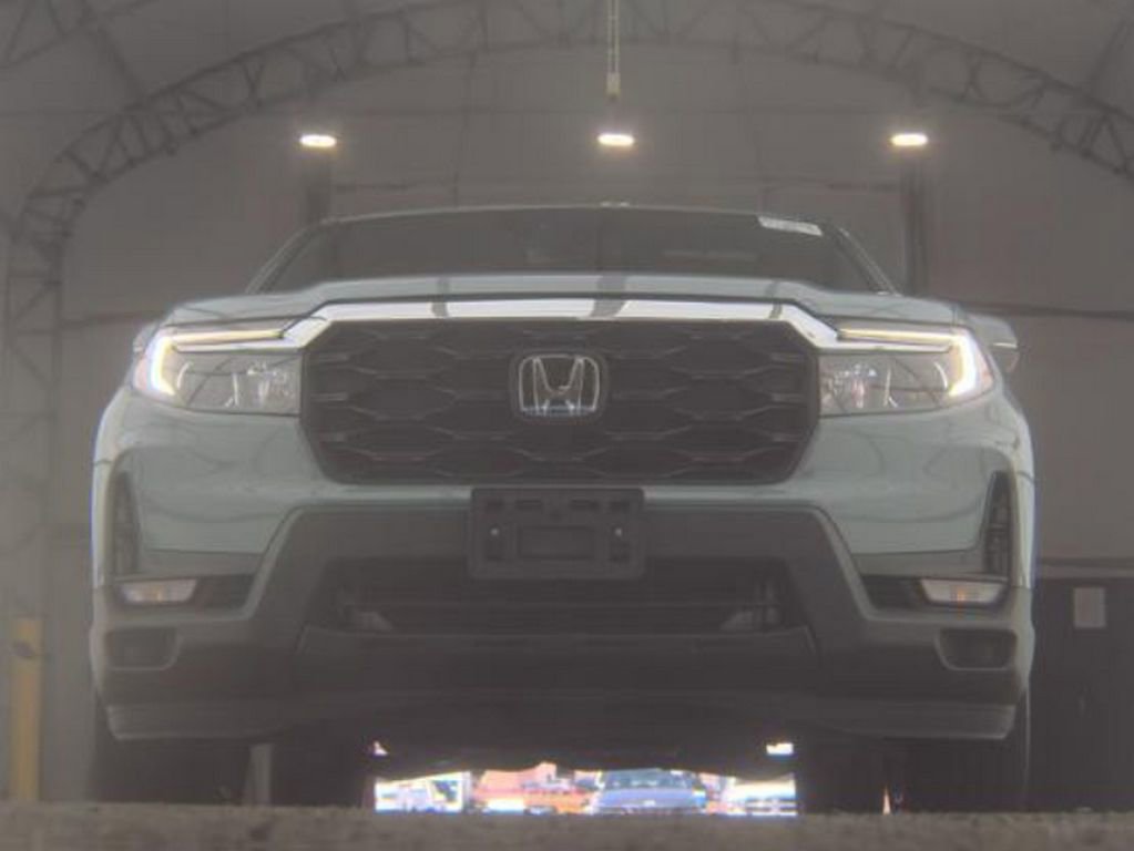 Used 2023 Honda Passport EX-L image 3