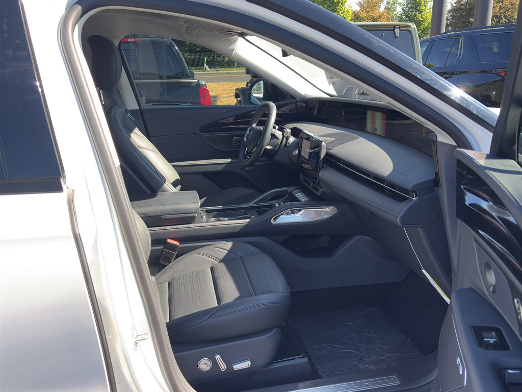 Used 2026 Lincoln Nautilus Reserve AWD/4WD image 19