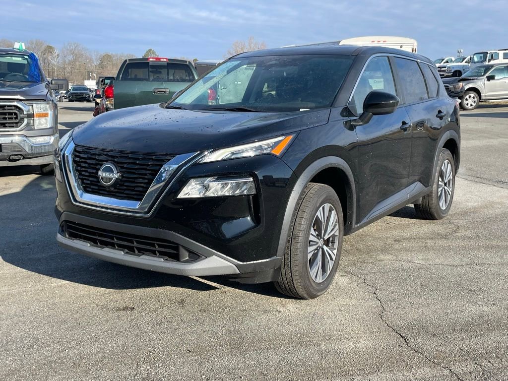 Used 2023 Nissan Rogue SV image 3